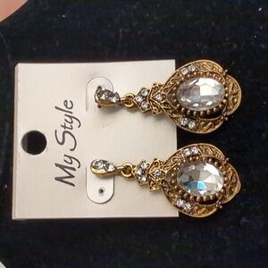 ❤️ Antique look Gold Rhinestone Drop Earrings NEW